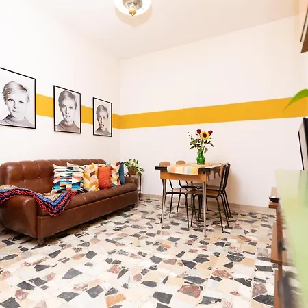 Casa Vacanze Con Giardino - Twiggy's House بيت للعطل SantʼAntìoco