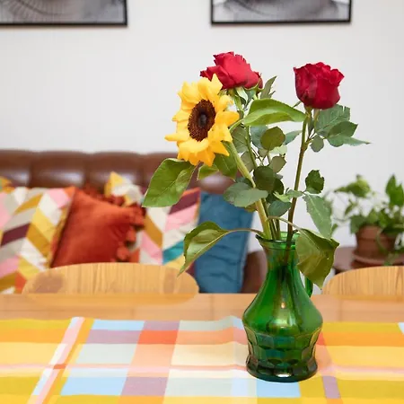 Casa Vacanze Con Giardino - Twiggy's House بيت للعطل SantʼAntìoco